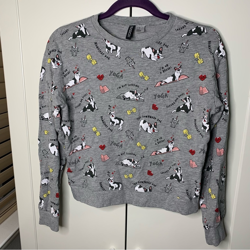 H&M Divided Dog Graphics Sweatshirt